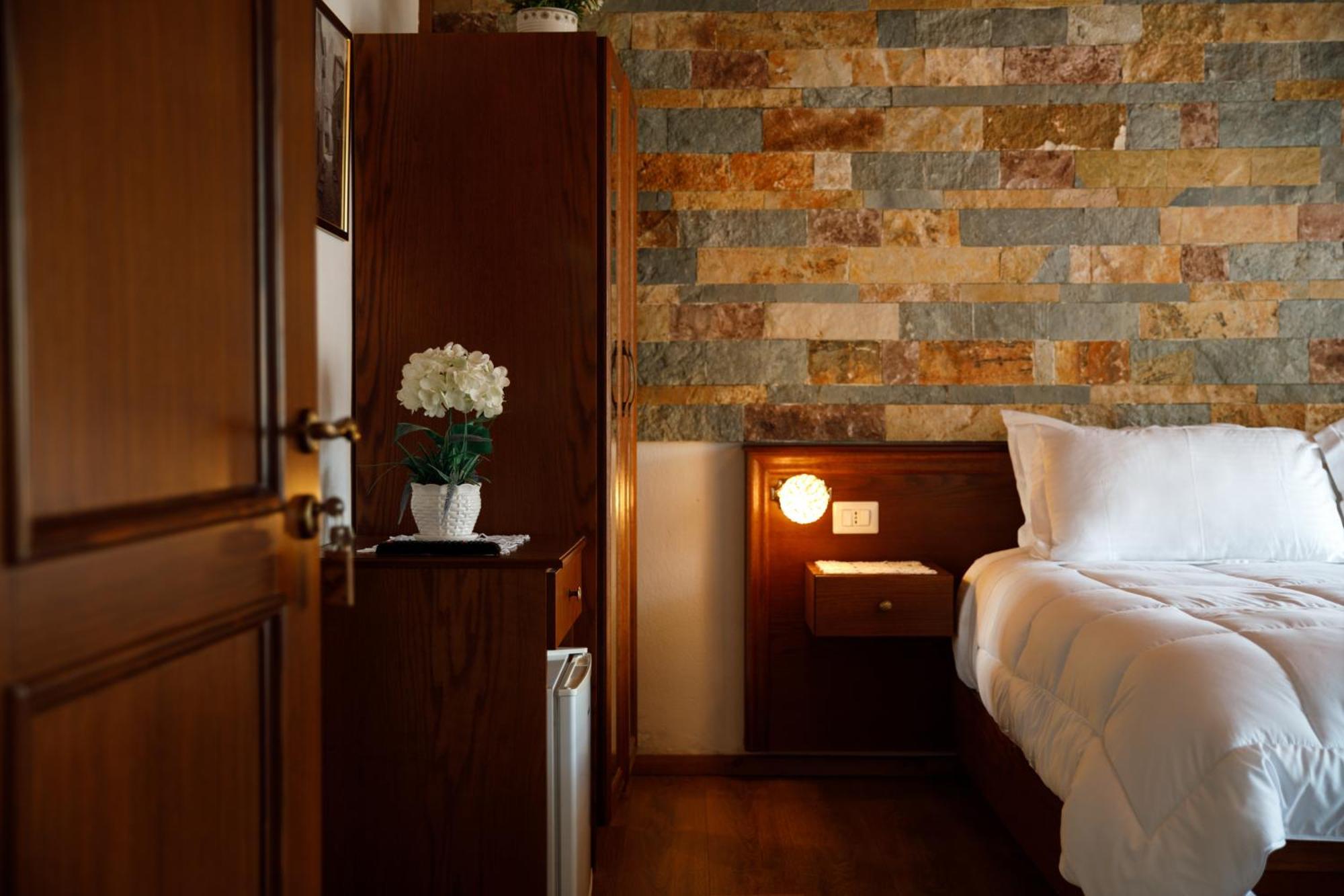 Hotel Pashai Gjirokastër Extérieur photo