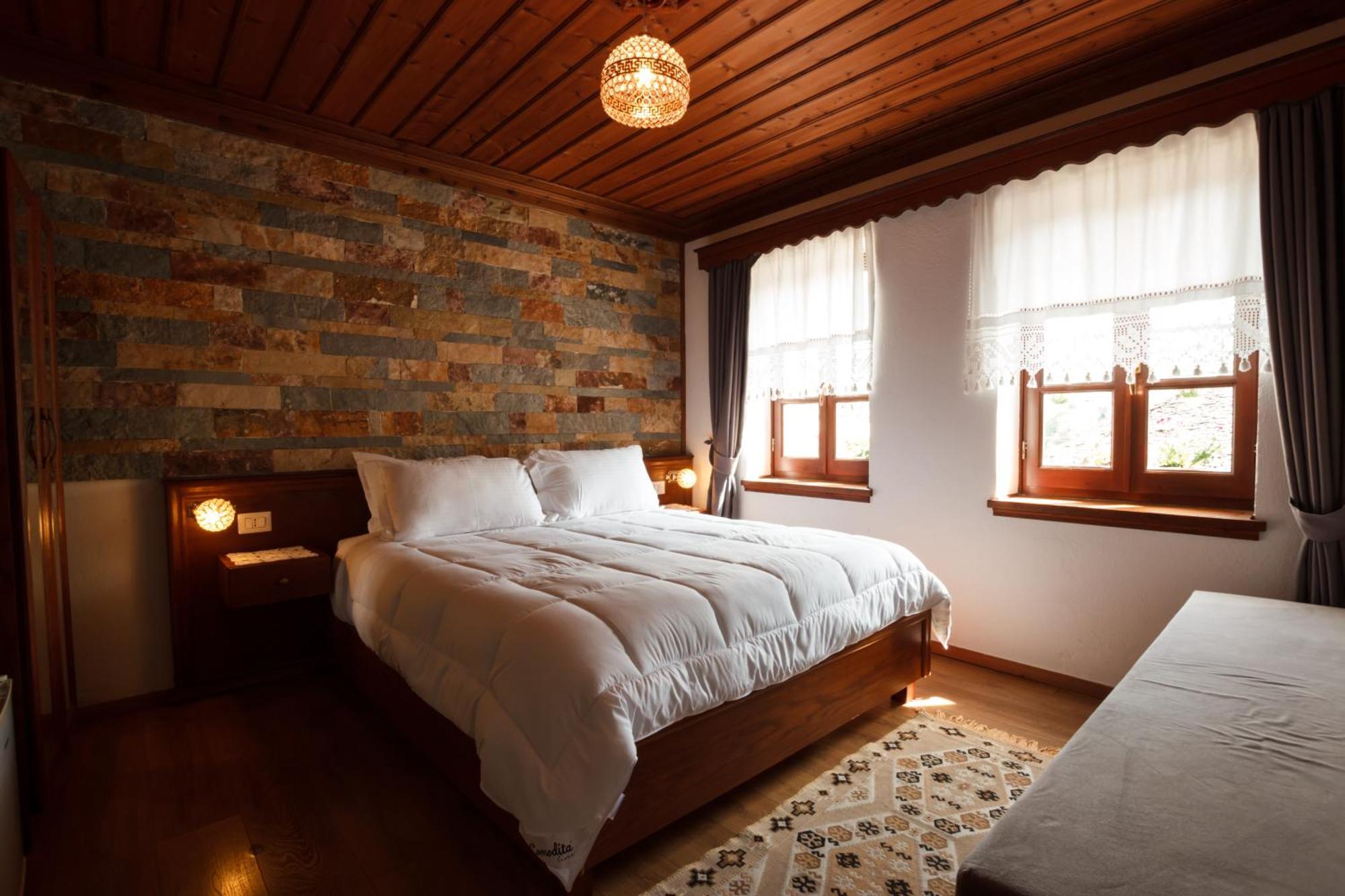 Hotel Pashai Gjirokastër Extérieur photo
